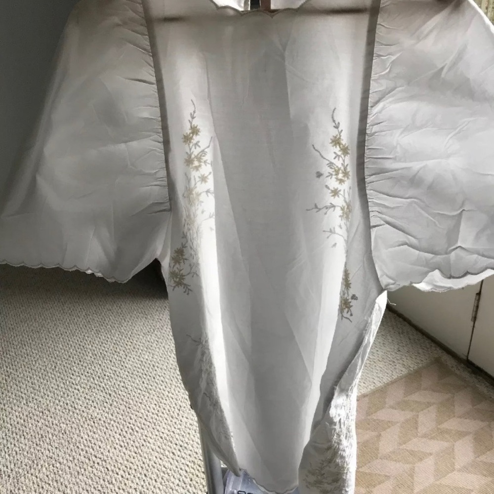 zara white dress With balloon Sleeves Size XS